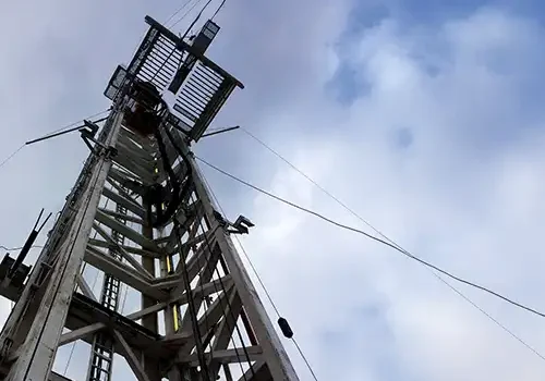 Image of an oil rig.